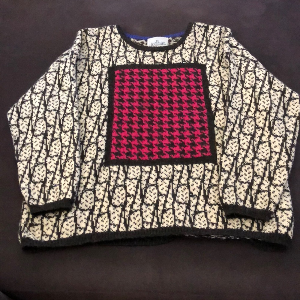 Millma Medium 100% Hand Loomed Knit Sweater